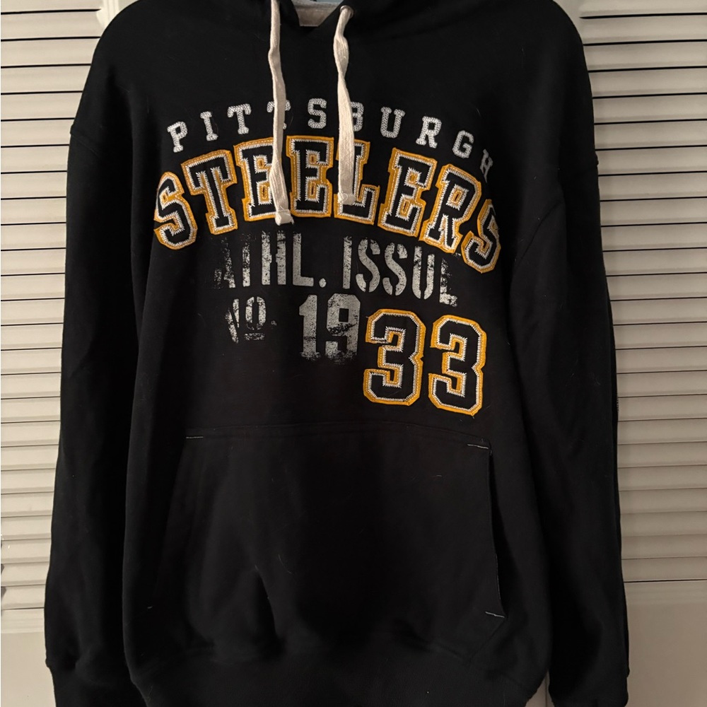 NFL men’s Steeler sweatshirt hoodie. Worn once. Size Small.
